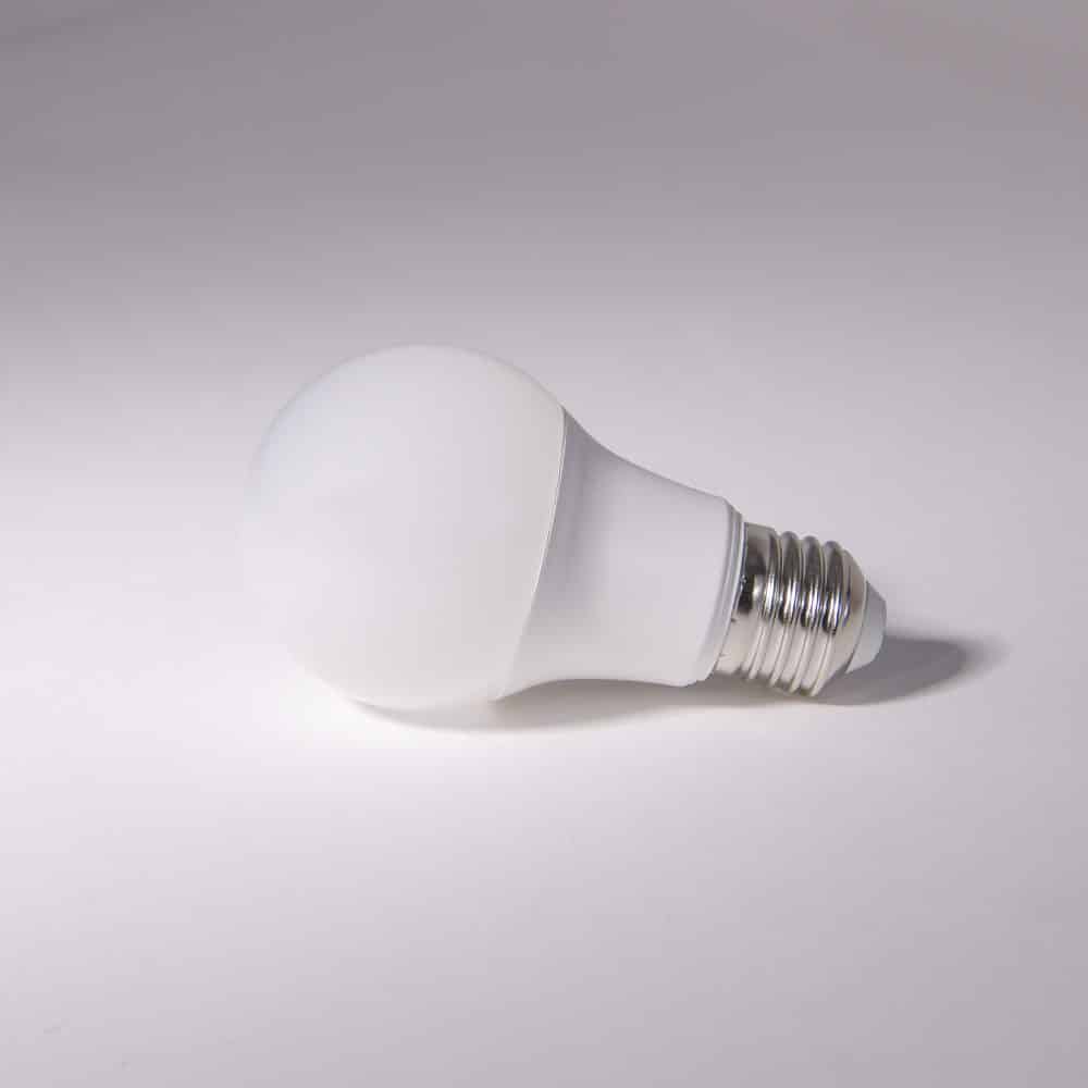 Bec LED LOHUIS, forma A60, E27, 5W, 30000 ore, lumina rece