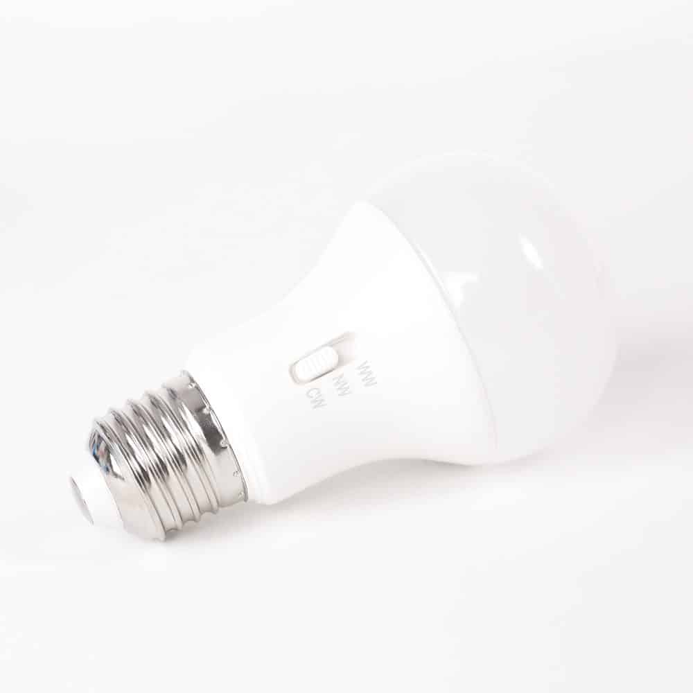 Bec LED cu temperatura de culoare ajustabila A60 9W