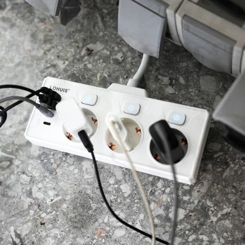 Prelungitor electric (5 cm) 3 prize cu 3 intrerupatoare si 4 USB (2 USB-A+2 TIP-C) 230V 3680W 16A Lohuis