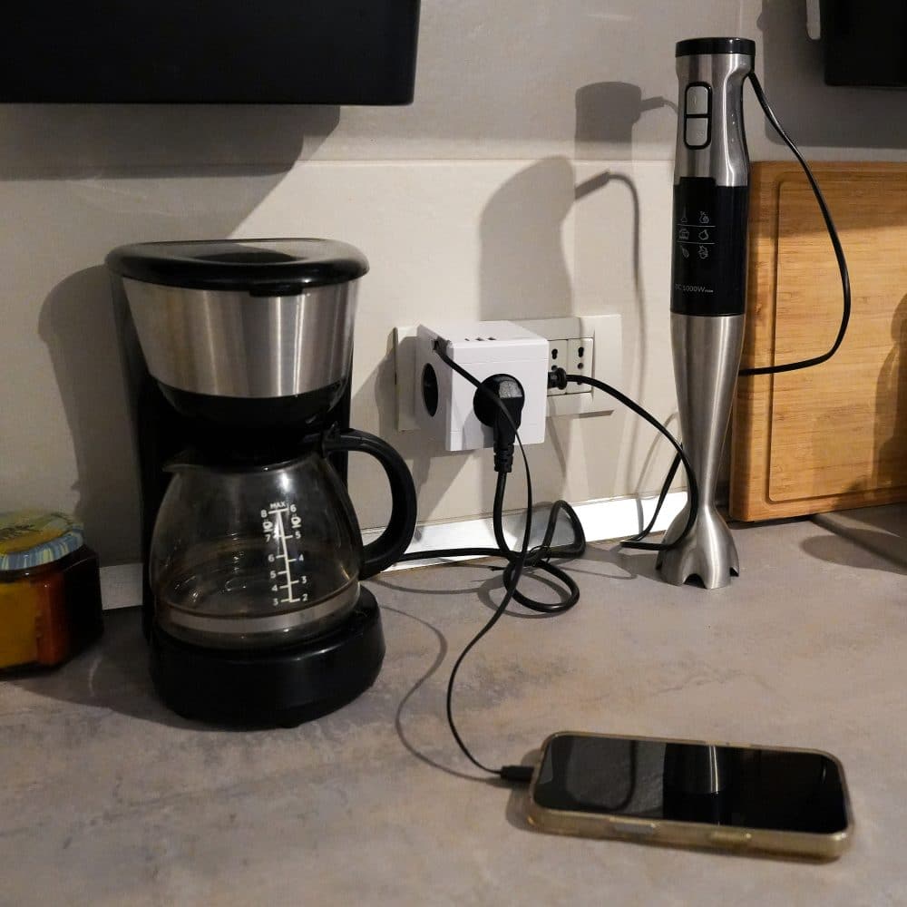 Adaptor CUB E15C-P 3 prize schuko cu 2xUSB-A + 1x USB-C si cablu USB-C extensibil