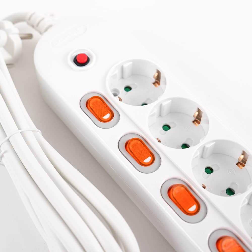 Prelungitor 6 prize, 6 intrerupatoare, 3m